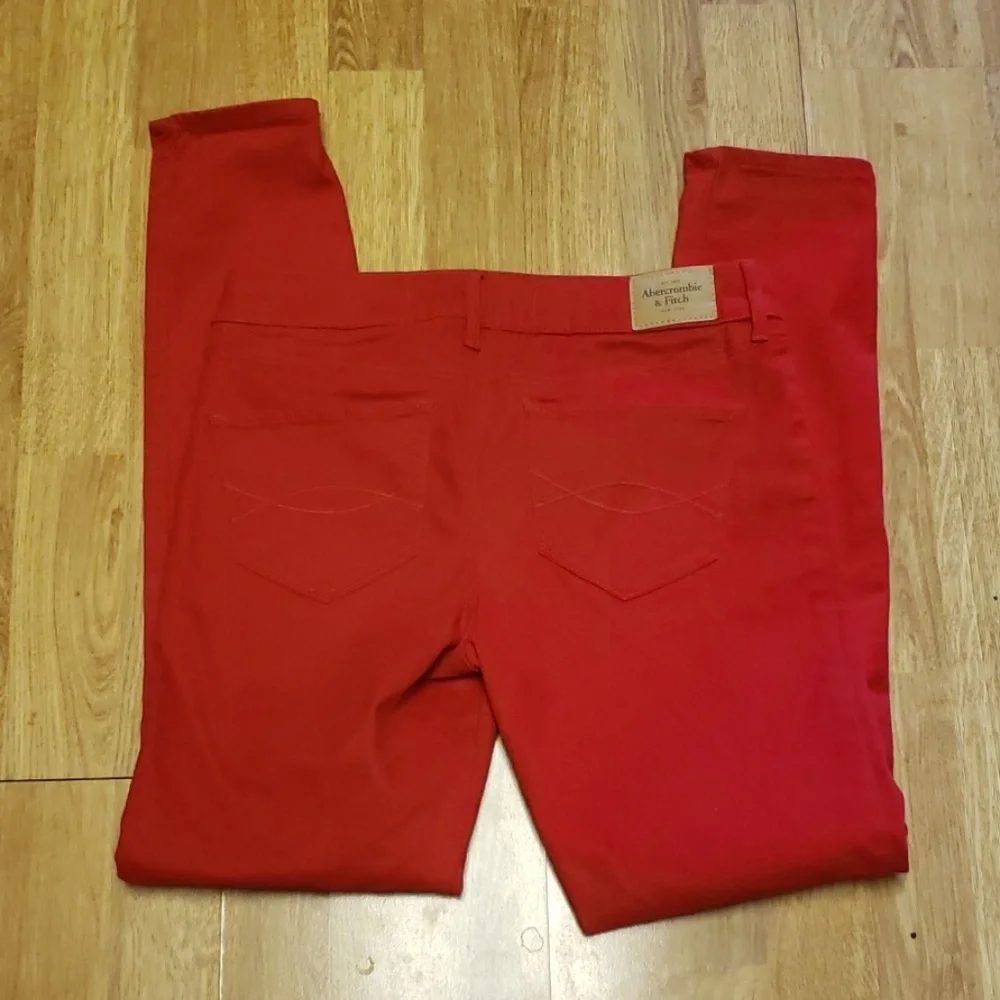 Abercrombie true red skinny pant sz 4